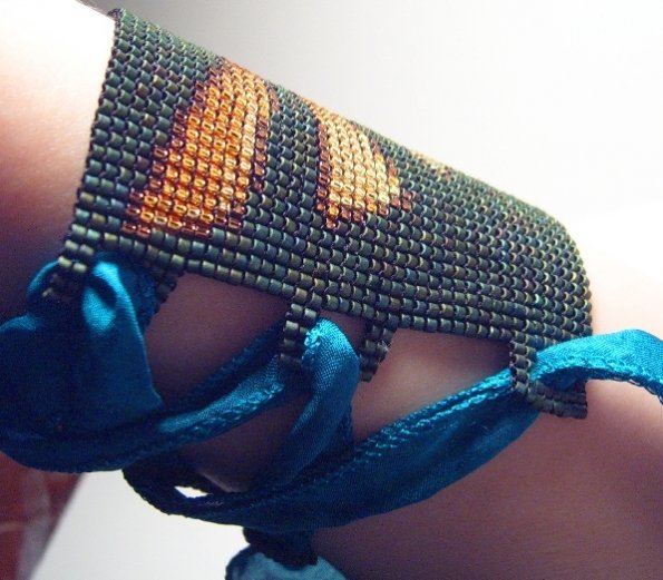 hyliancorsetcuff2