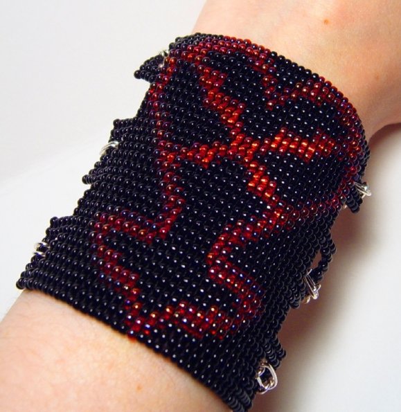 chainedheartlesscuff1