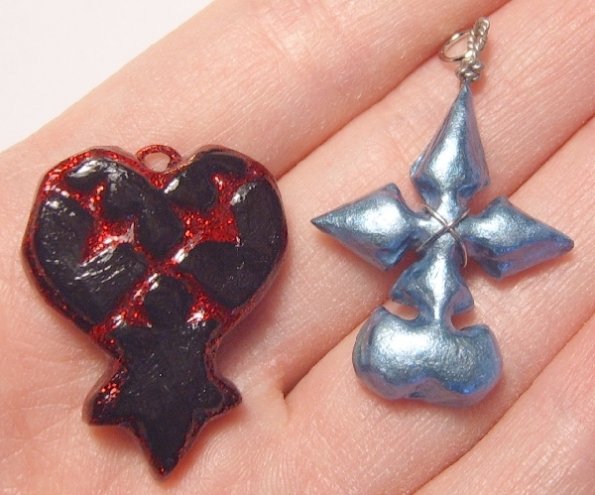 heartlessnobodypendants2